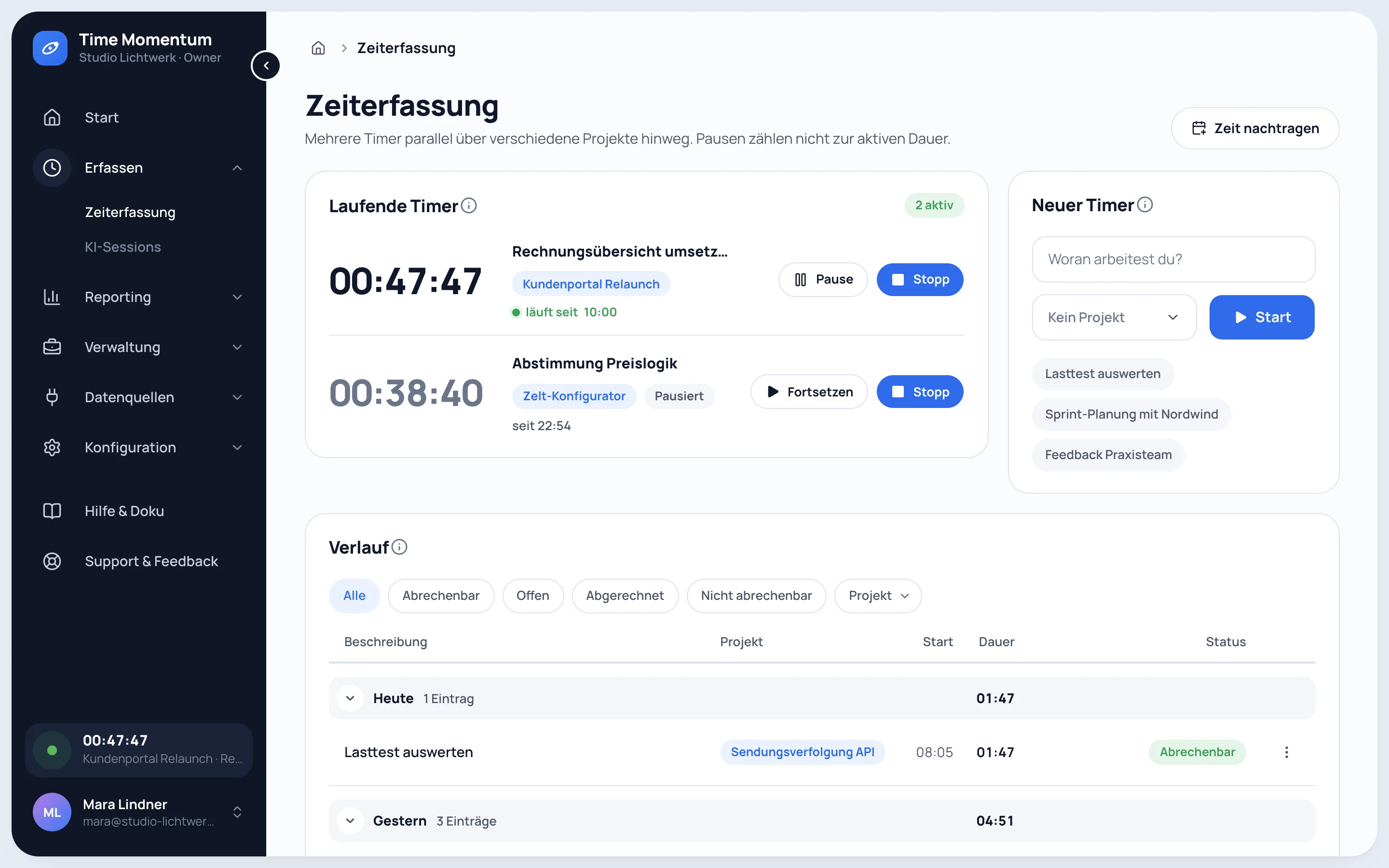 Zeiterfassung mit zwei parallelen Timern, Pause und Stopp sowie dem nach Tagen gruppierten Verlauf mit Abrechenbarkeit
